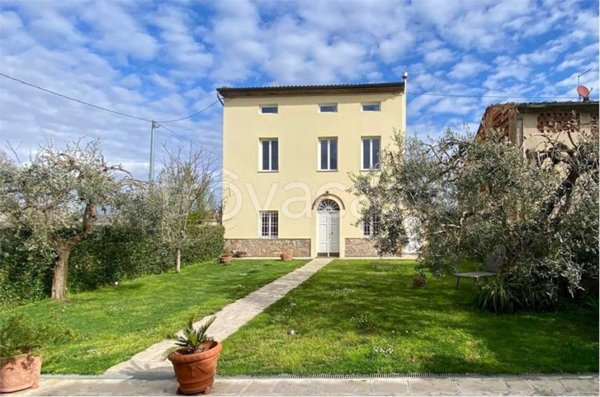 casa indipendente in vendita a Capannori in zona Carraia