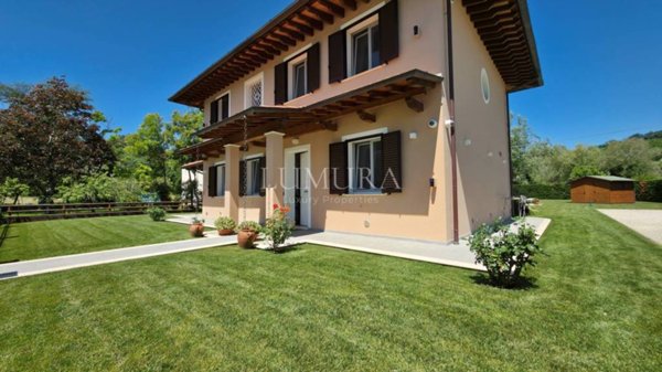 casa indipendente in vendita a Capannori