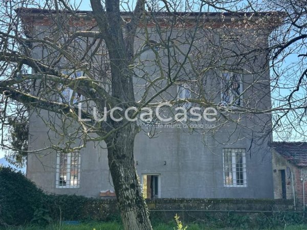 casa indipendente in vendita a Capannori in zona Santa Margherita