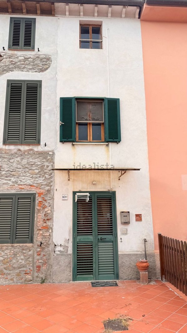 casa indipendente in vendita a Capannori in zona Marlia