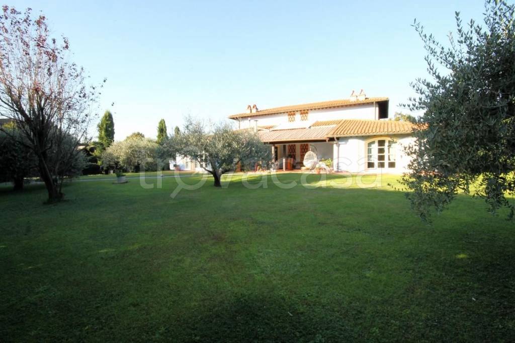 casa indipendente in vendita a Capannori in zona Lammari