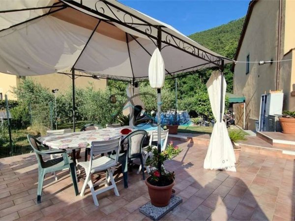 casa indipendente in vendita a Capannori in zona Vorno
