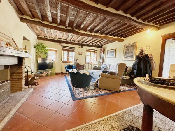 casale in vendita a Capannori