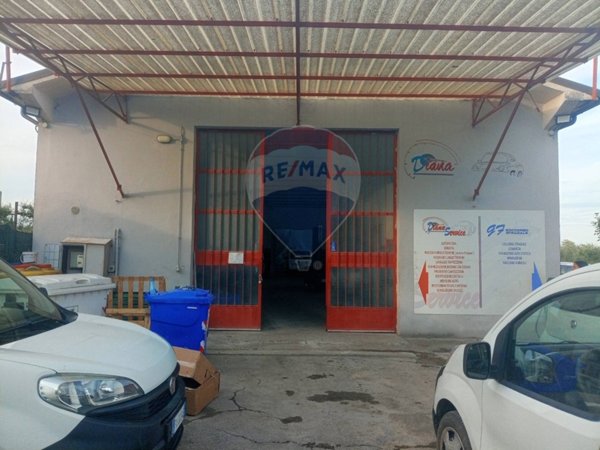locale commerciale in vendita a Capannori