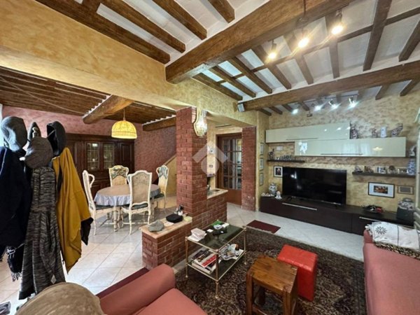 casa indipendente in vendita a Capannori in zona Lammari