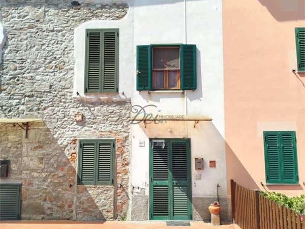 casa indipendente in vendita a Capannori in zona Marlia