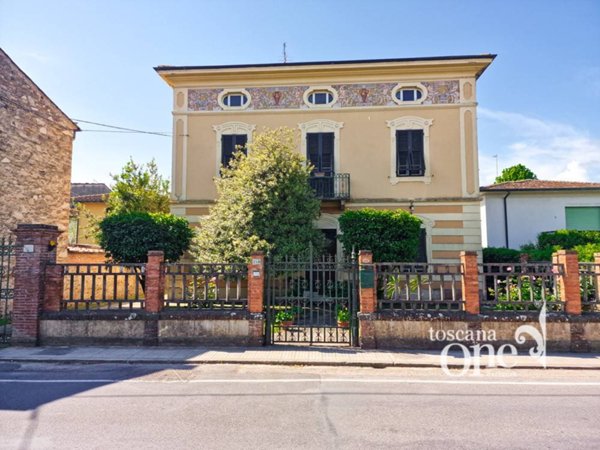 casa indipendente in vendita a Capannori in zona Carraia