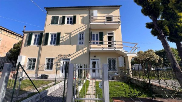 appartamento in vendita a Capannori in zona Lunata