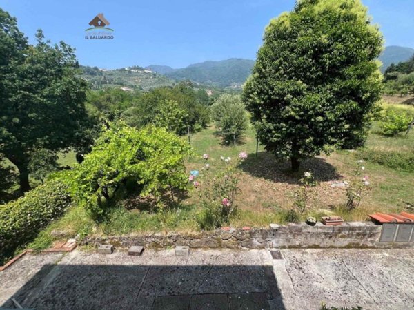 casa indipendente in vendita a Capannori in zona Marlia