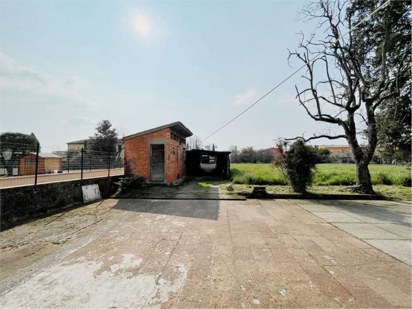 casa indipendente in vendita a Capannori in zona Lammari