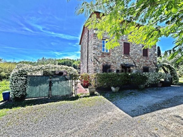 casa indipendente in vendita a Capannori in zona Castelvecchio di Compito