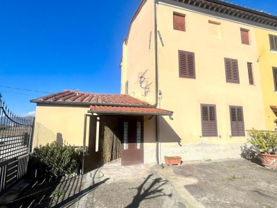 casa indipendente in vendita a Capannori