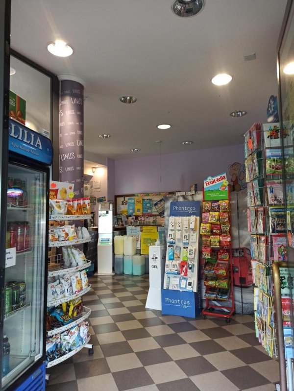 negozio in vendita a Capannori in zona Segromigno in Monte