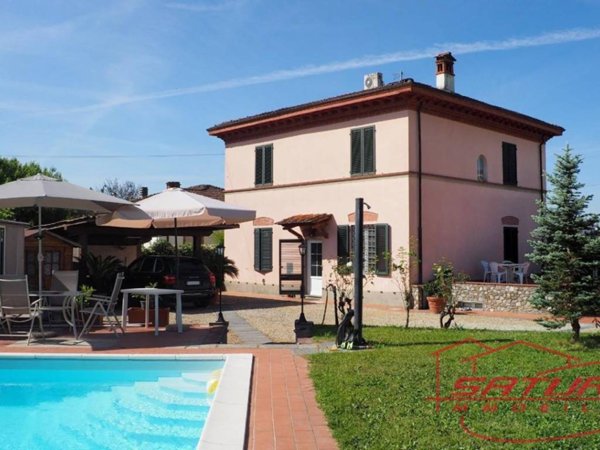 casa indipendente in vendita a Capannori in zona Marlia
