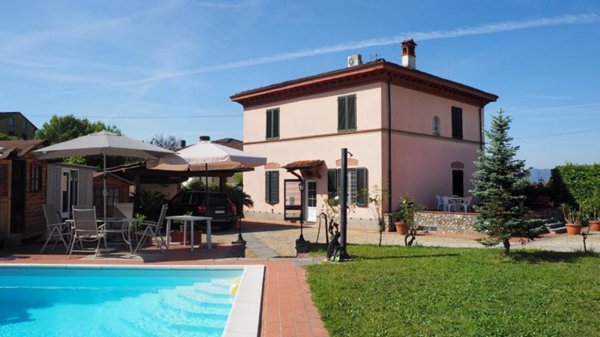 casa indipendente in vendita a Capannori in zona Marlia