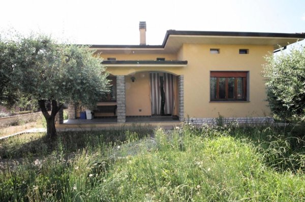 casa indipendente in vendita a Capannori in zona Marlia
