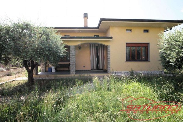 casa indipendente in vendita a Capannori in zona Marlia