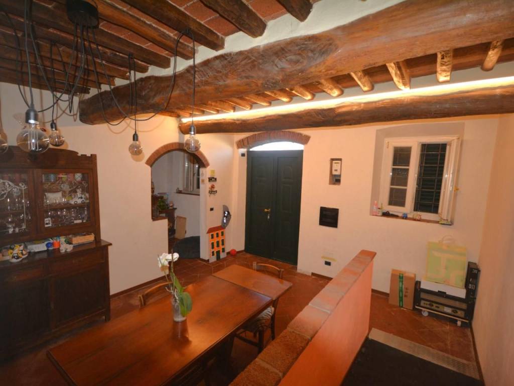 casa indipendente in vendita a Capannori in zona Marlia