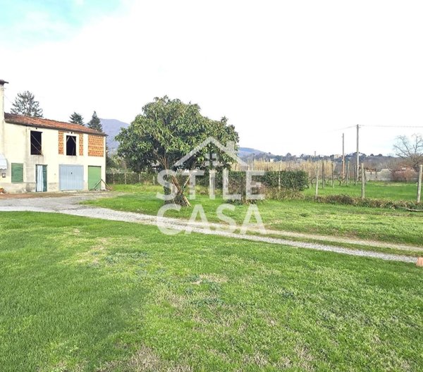 casale in vendita a Capannori in zona Marlia