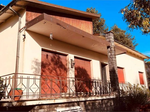 casa indipendente in vendita a Capannori in zona Marlia