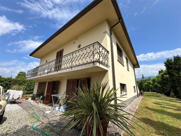 casa indipendente in vendita a Capannori in zona Lammari