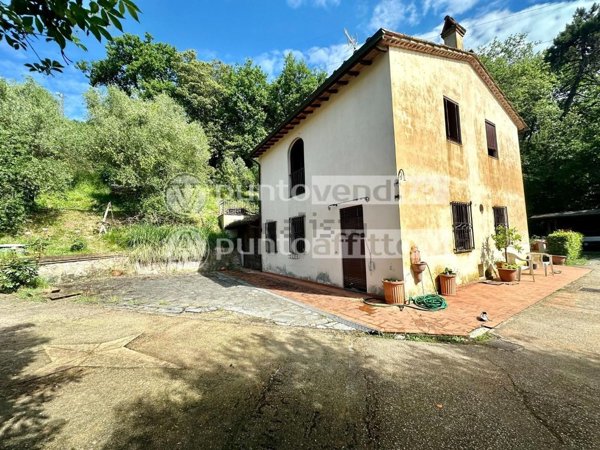 casa indipendente in vendita a Capannori