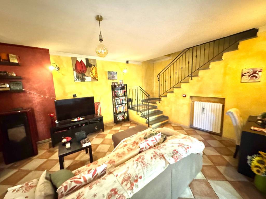 casa indipendente in vendita a Capannori in zona Lunata
