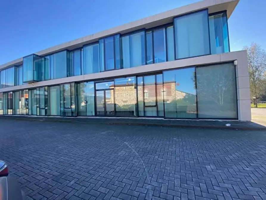 locale commerciale in vendita a Capannori in zona Guamo