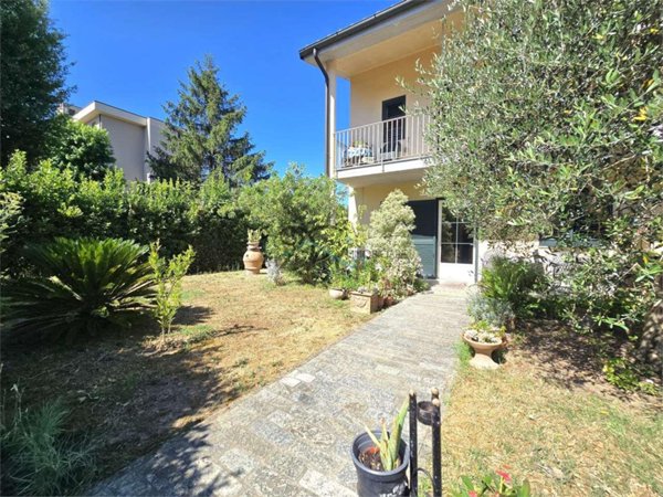 appartamento in vendita a Capannori in zona Lunata