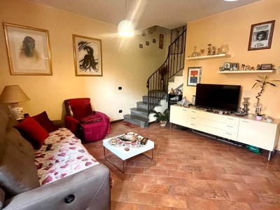 casa indipendente in vendita a Capannori in zona Lunata