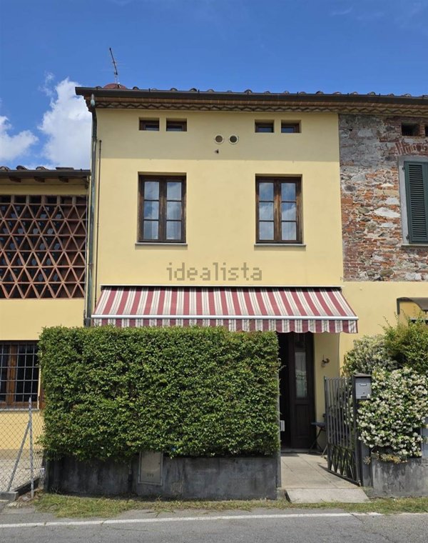 casa indipendente in vendita a Capannori in zona Lunata