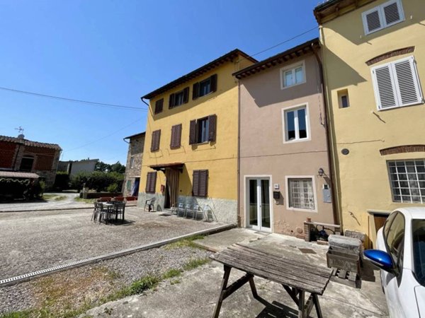 casa indipendente in vendita a Capannori in zona Carraia