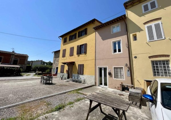 casa indipendente in vendita a Capannori in zona Carraia