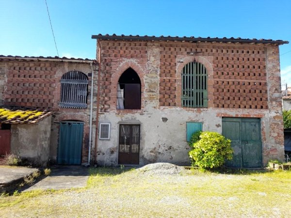 casa indipendente in vendita a Capannori
