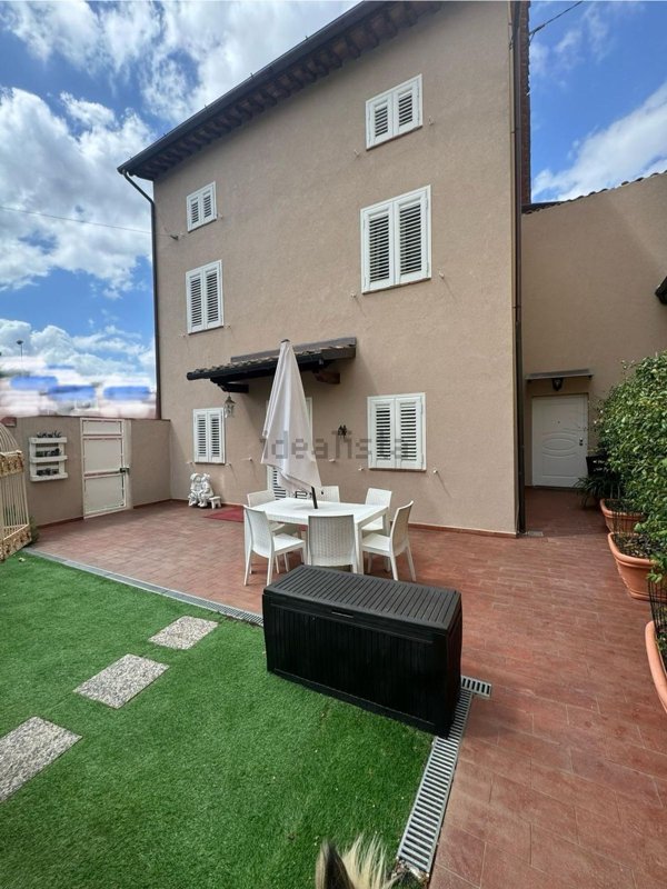 casa semindipendente in vendita a Capannori