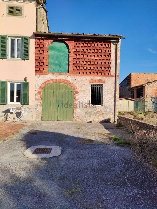 appartamento in vendita a Capannori in zona Lunata