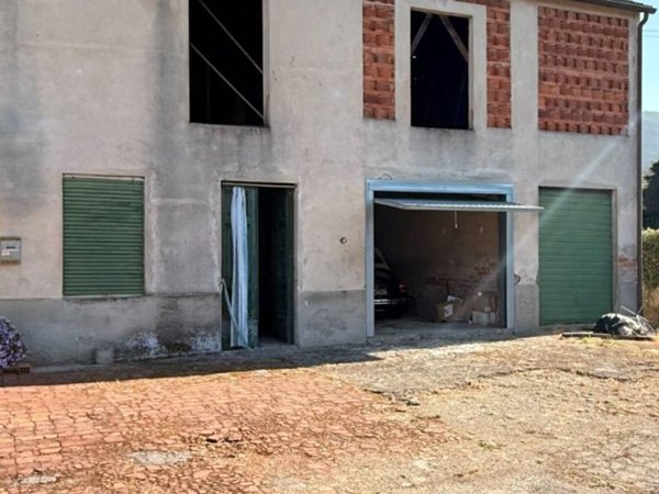 casa indipendente in vendita a Capannori in zona Marlia