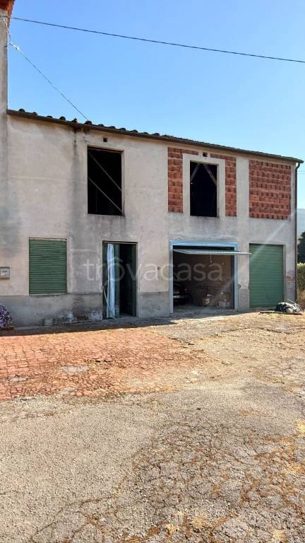 casa indipendente in vendita a Capannori in zona Marlia