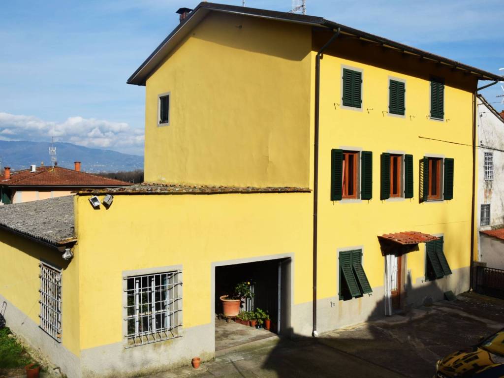 casa indipendente in vendita a Capannori in zona Vorno