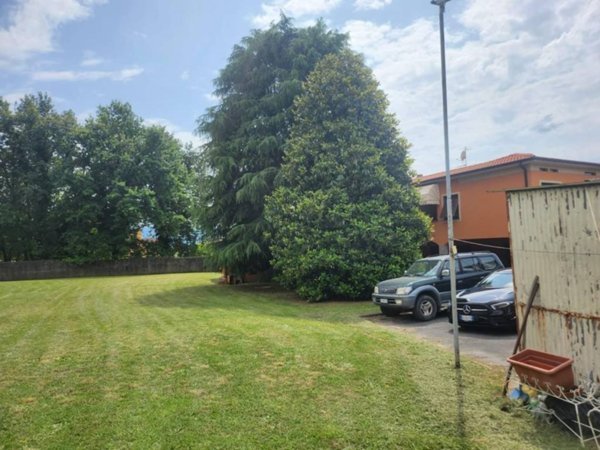 casa indipendente in vendita a Capannori in zona Segromigno in Monte