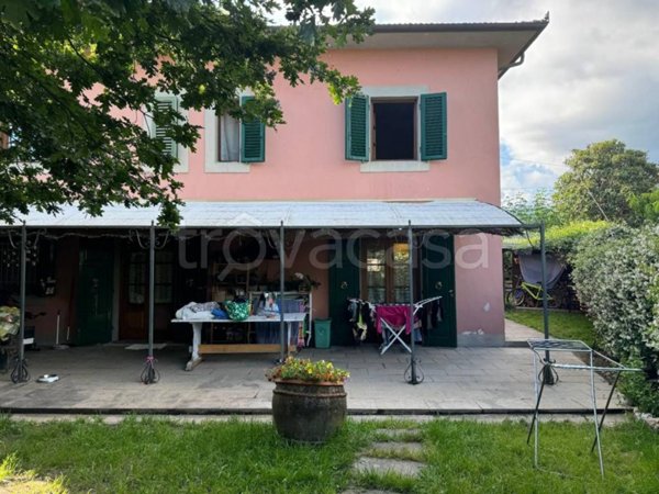 casa indipendente in vendita a Capannori in zona Marlia