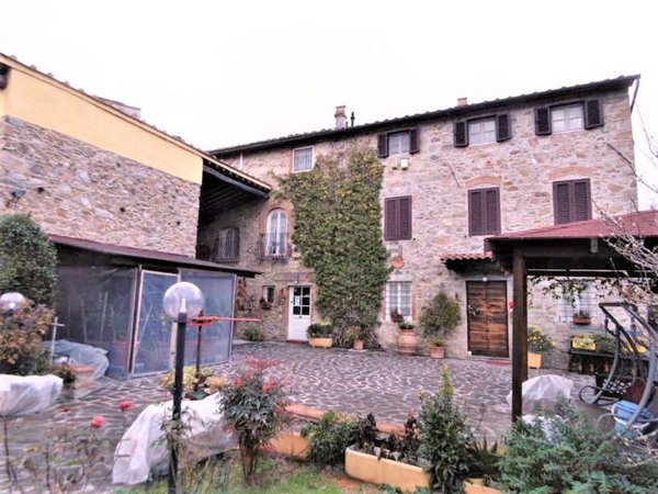 casa indipendente in vendita a Capannori