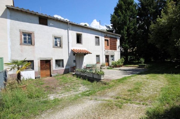 casa indipendente in vendita a Capannori in zona Marlia