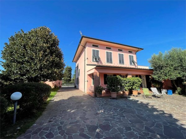 casa indipendente in vendita a Capannori