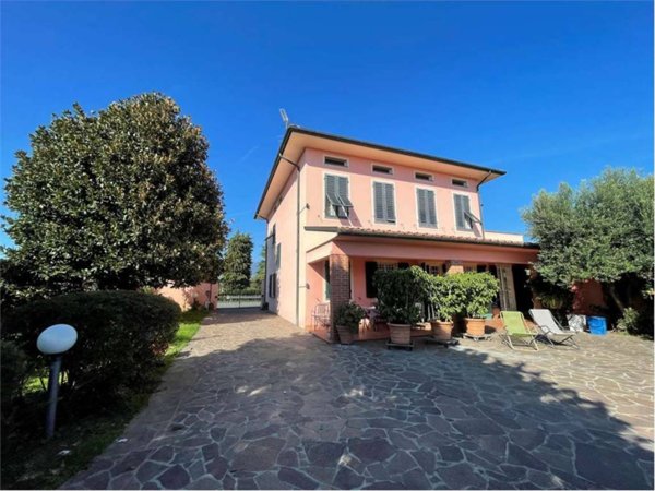 casa indipendente in vendita a Capannori