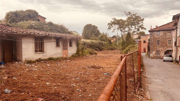 casa indipendente in vendita a Capannori in zona Segromigno in Monte