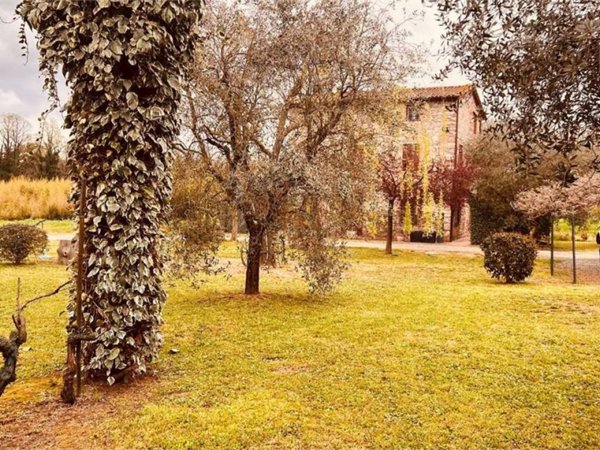 casa indipendente in vendita a Capannori in zona Castelvecchio di Compito