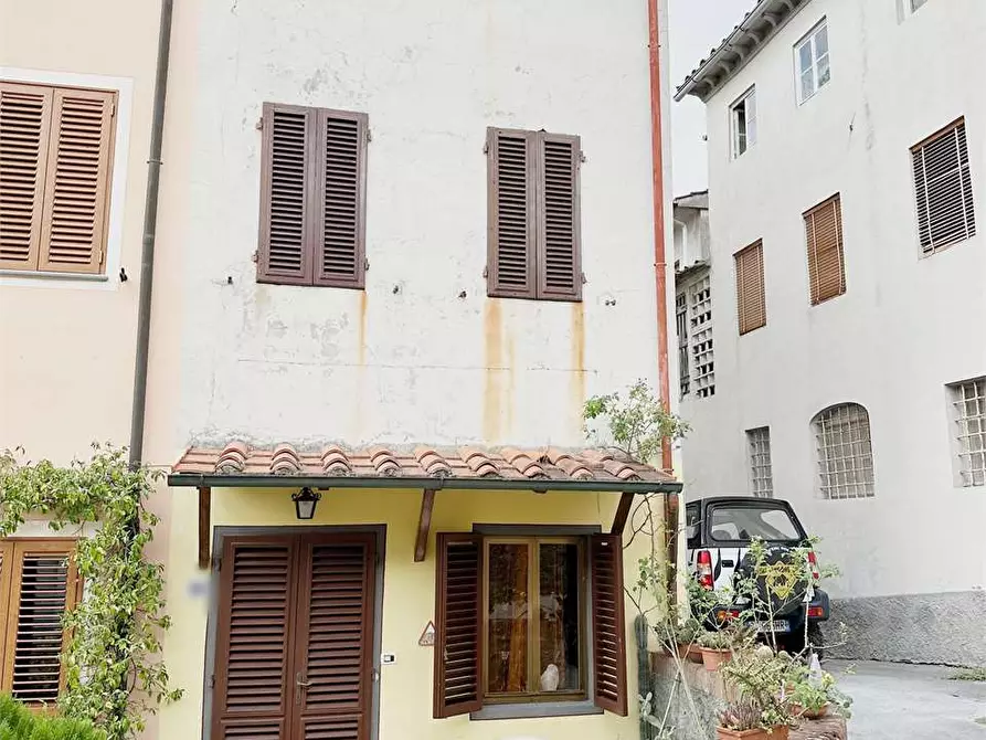 casa indipendente in vendita a Capannori in zona Segromigno in Monte