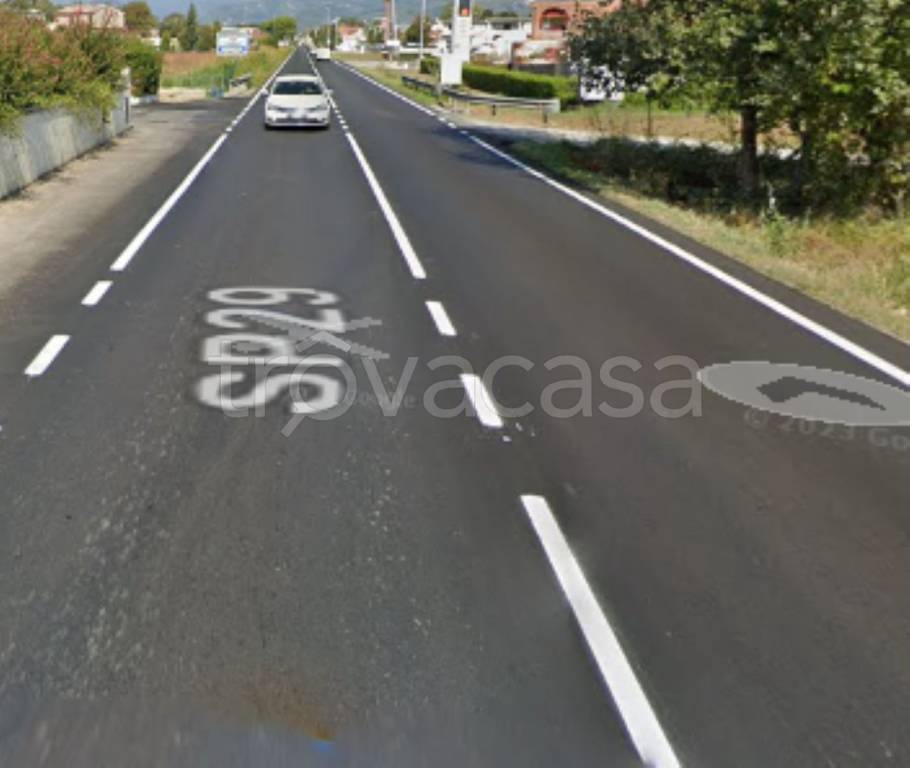 negozio in vendita a Capannori in zona Lammari