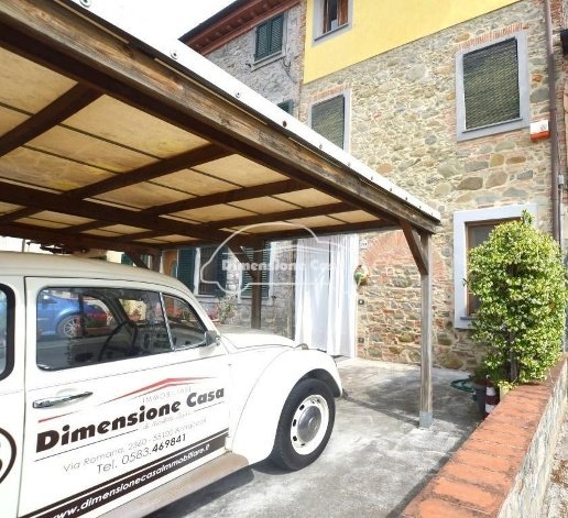 casa indipendente in vendita a Capannori in zona Lammari